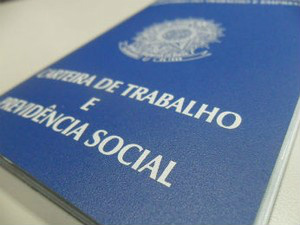 Funsat retoma emissão de Carteira de Trabalho manual em Campo Grande Documento será emitido manualmente até que
serviço seja normalizado (Foto: Janine Brasil/G1)