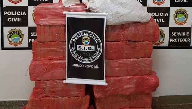 Homem é preso com 200 kg de maconha escondidos em funilaria