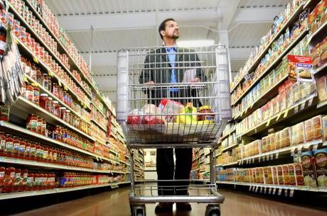 Crise fez 53% migraram para marcas mais baratas
Lifesize/Getty Images