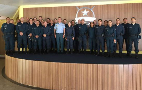 Aspirantes da PM visitam sede da Associação dos Oficiais Divulgação