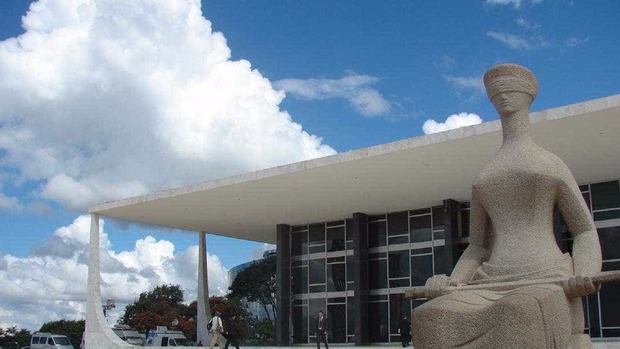 Polícia apura servidores do STF por atirar a esmo com armas da corte