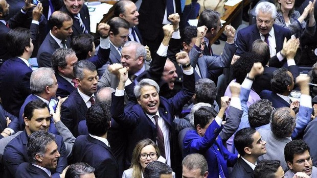 PMDB, PT e PSDB vão embolsar quase 40% do fundo eleitoral