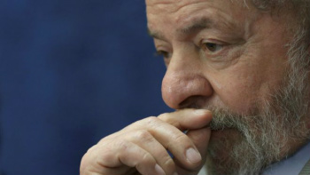 Ex-presidente Lula nega ter cometido irregularidades. (AP)