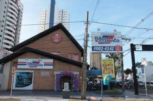 Com dívida de R$ 73 milhões, rede São Bento pede recuperação judicial São Bento é a maior rede de farmácias do Estado. (Foto: Divulgação São Bento)