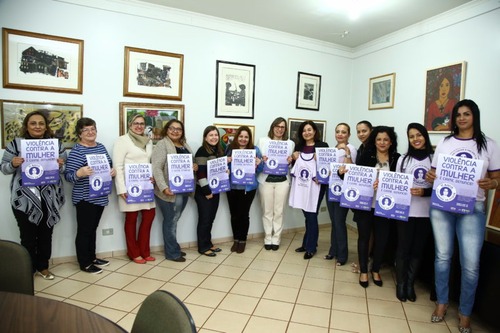 Campanha “Agosto Lilás” chama atenção para a violência contra a mulher Prefeita Délia, secretárias e assessoras ‘vestiram a camisa’ da campanha Agosto Lilás – A. Frota