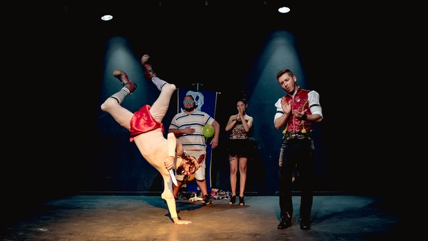 Top Circo estreia na Vila Nasser onde faz últimas 10 apresentações gratuitas (Vaca Azul)