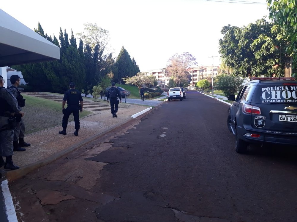 Gaeco faz operação em condomínio de alto padrão na capital Osvaldo Nóbrega/TV Morena