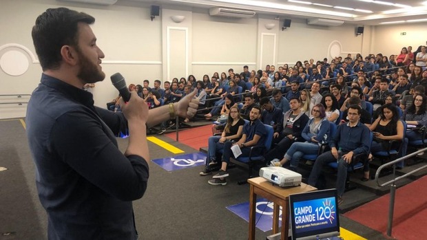 Prefeitura e entidades se unem para fomentar atividades de voluntariado para jovens Prefeitura e entidades se unem para fomentar atividades de voluntariado para jovens