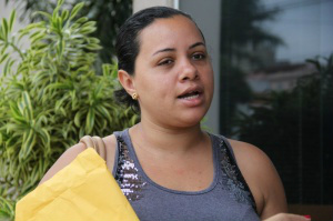 Mãe que há um mês tenta sepultar gêmeos terá “Dia D” na 2ª feira Kelma trava batalha burocrática para sepultar filhos. (Foto: Marcos Ermínio)