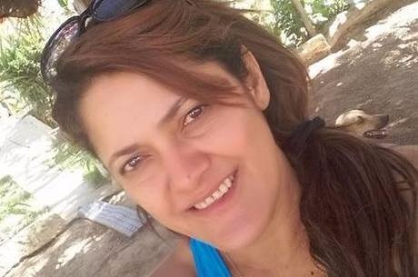 Professora morta em incêndio salvou pelo menos 25 crianças Heley de Abreu morreu após ter 90% do corpo queimado
Reprodução/Facebook