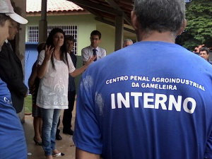 Vice-governadora visita escola reformada por detentos na Capital Durante visita, vice-governadora falou sobre importância do trabalho dos detentos. (Foto: Adílson Costa)