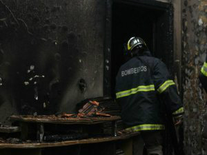 Mulheres ficam em estado grave após incêndio em casa no Centro Alcides Neto