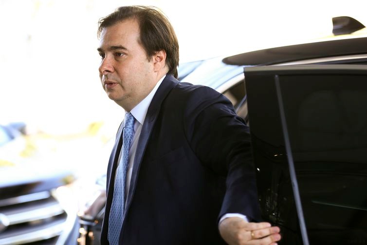 Câmara deve votar parte da PEC da cessão onerosa até 12 de novembro Rodrigo Maia participou hoje, no Rio, de reunião sobre concessões e parcerias público-privadas (Arquivo/Marcelo Camargo/Agência Brasil)
