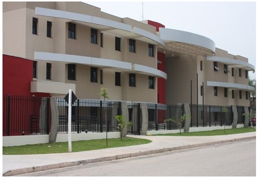 Faculdade terá que indenizar mulher por cobrança indevida de débito Divulgação