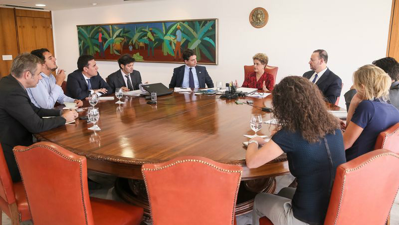 Dilma diz a jornais que impeachment não tem fundamentos legais (Foto:Roberto Strucker/PR)