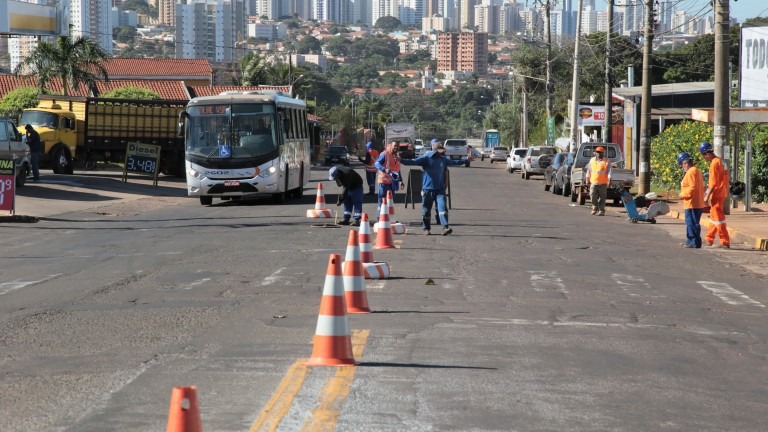 Avenida Euler de Azevedo tem drenagem reforçada antes da última etapa de recapeamento Foto: Denilson Secreta / PMCG