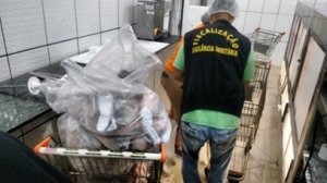 Operação apreende 7 toneladas de alimento impróprio para consumo Foram fiscalizados açougues e supermercados (Foto: Divulgação PC)