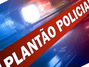 Mulher é morta a facadas na frente da filha de 3 anos em município de MS Mulher é morta a facadas na frente da filha de 3 anos em município de MS