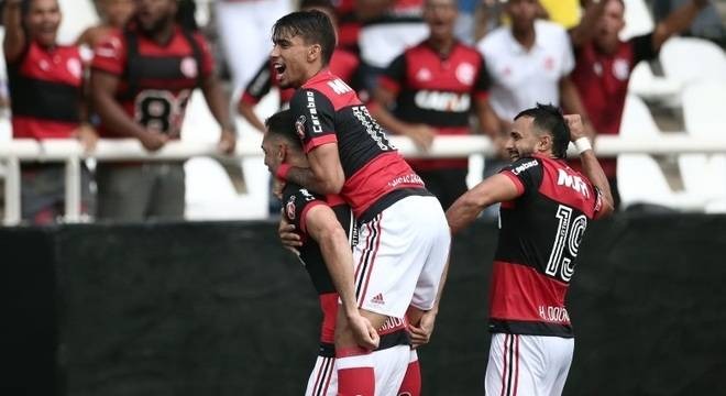 Rhodolfo festeja o gol do Flamengo no clássico contra o Botafogo
André Mourão/Estadão Conteúdo