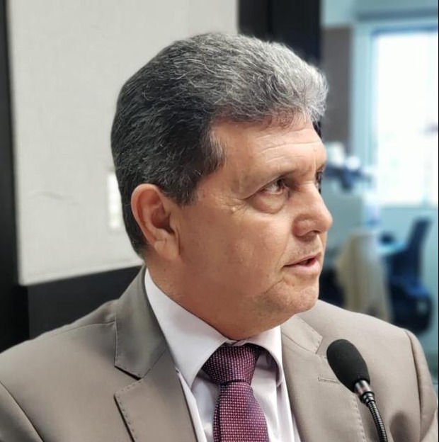 Pista de atletismo: Rocha destaca união de esforços para conclusão da obra