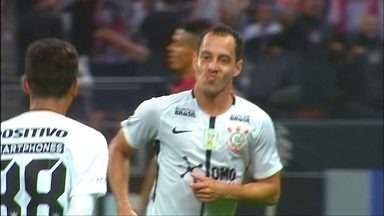 Com dois gols de Rodriguinho, Corinthians vence o Fluminense na estreia do Brasileirão
