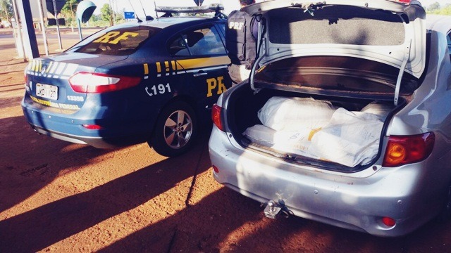 Homem é preso com 320 kg de maconha em carro furtado na BR-163 Divulgação/PRF