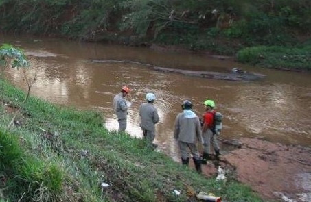 Menina de 10 anos morre afogada no rio Anhandui quando brincava com amigas