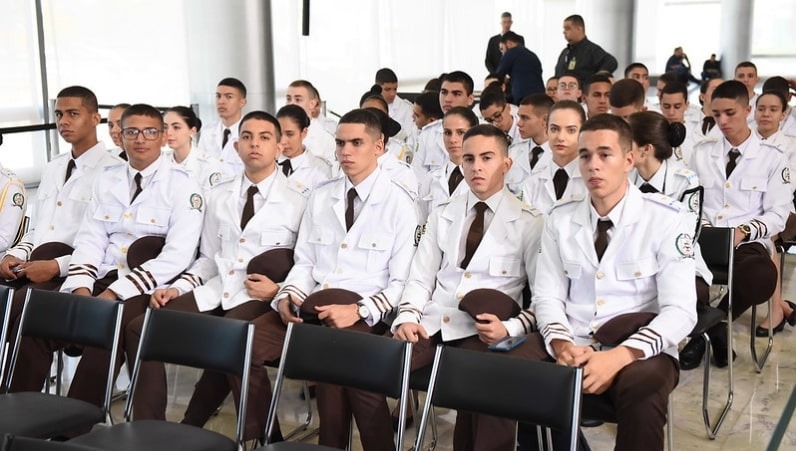 Manual das Escolas Cívico-Militares prioriza a formação integral dos estudantes