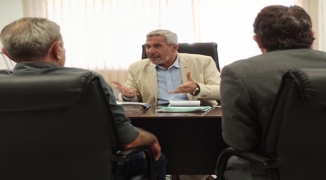 Placa Mercosul: em reunião no Procon Estadual, “estampadoras” se comprometem a reduzir preços