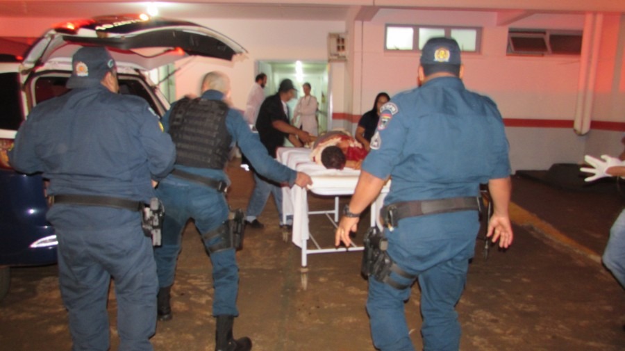 Dupla morre em troca de tiros com a PM após assalto em mercado