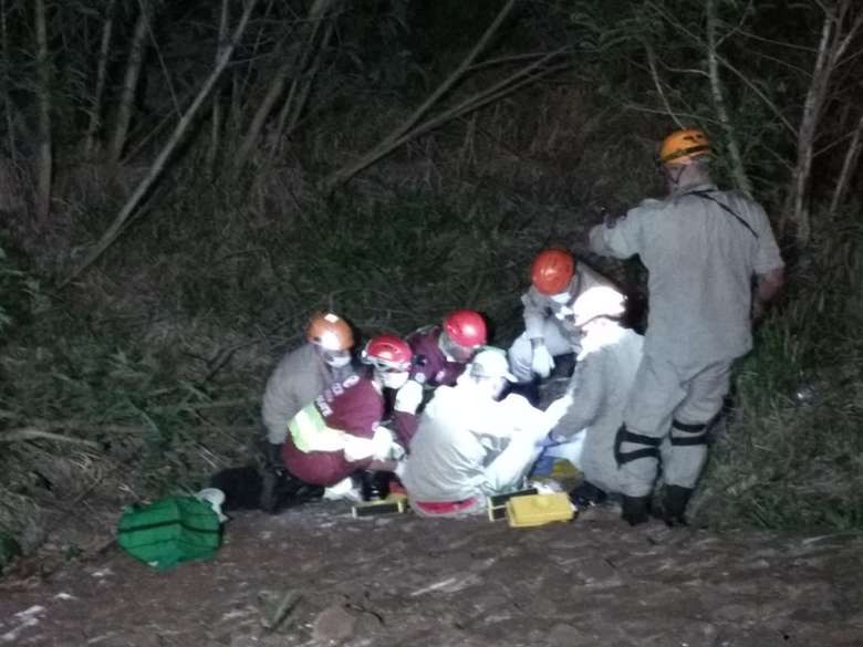 Motociclista e carona ficam feridos em acidente à margem da BR-163 Osvaldo Duarte/Ddos News