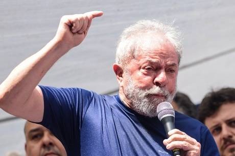 Justiça analisa último recurso de Lula em segunda instância Ex-presidente está preso na carceragem da PF. Marcos Bizzotto/Agif/Folhapress