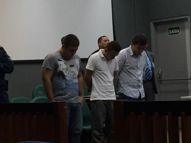 Tio e sobrinhos são condenados a 55 anos por matarem homem a pedradas O julgamento que ocorreu na tarde de ontem, no Tribunal do Júri (Foto: Bruna Kaspar)