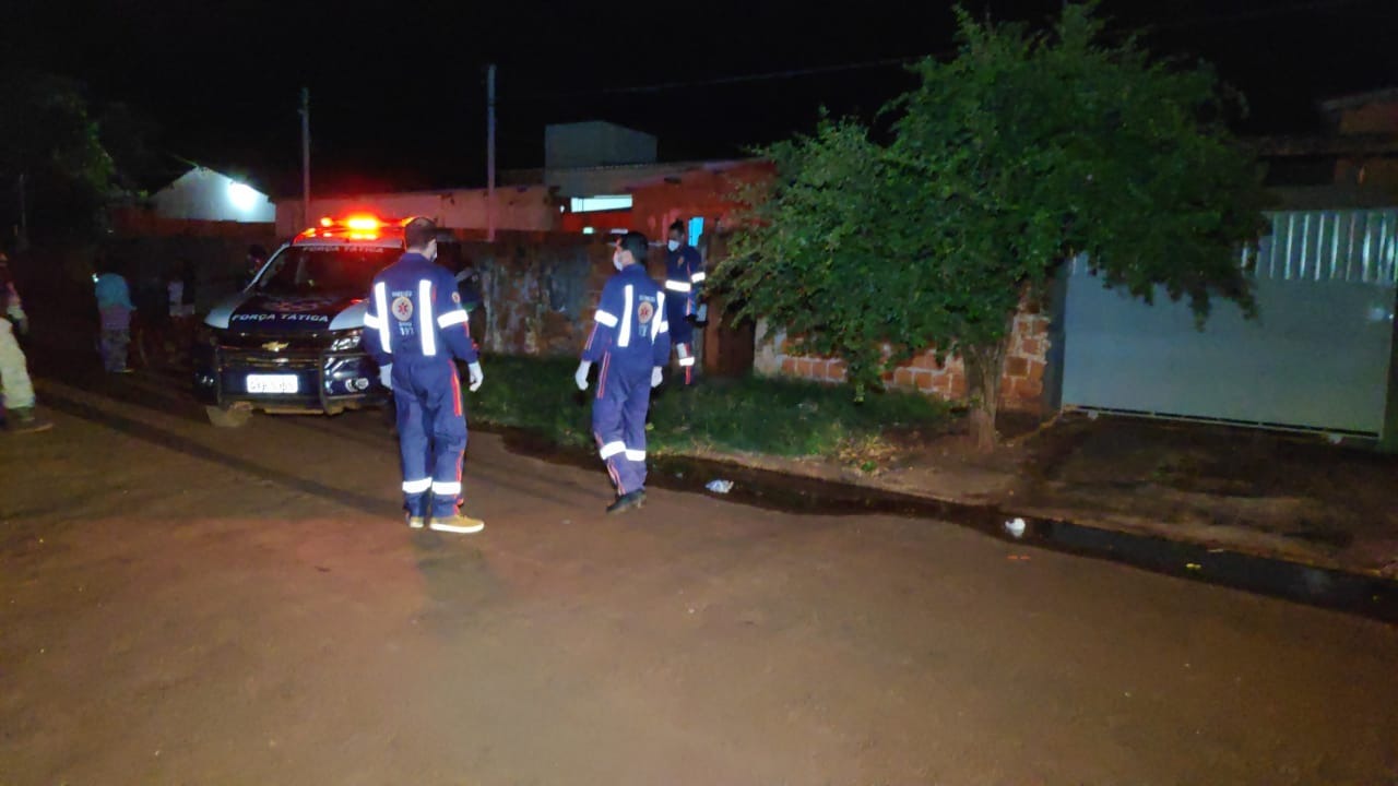 Homem é executado a tiros em frente a mulher Adilson Domingos
