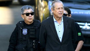 TRF-4 nega recurso e mantém pena de Dirceu em mais de 30 anos © Rodolfo Buhrer / Reuters
