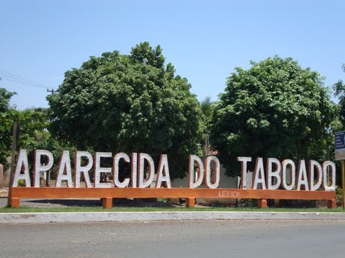Prefeitura abre inscrições para concurso com salários de até R$ 6 mil Prefeitura abre inscrições para concurso com salários de até R$ 6 mil