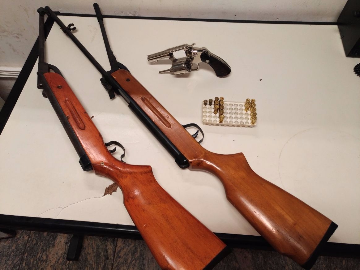 Homem é preso na posse de três armas em bairro da Capital