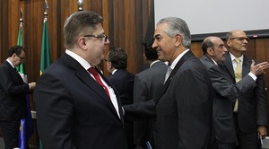 Ministro do Superior Tribunal de Justiça (STJ), Gilson Dib, e o governador de Mato Grosso do Sul, Reinaldo Azambuja.
