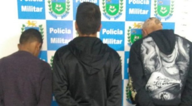 Três adolescentes são apreendidos por vender drogas no Centro Três adolescentes são apreendidos por vender drogas no Centro