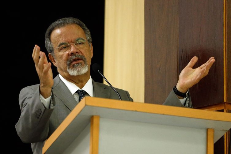 Jungmann diz que MPs garantirão recursos “vultosos” para segurança O ministro da Segurança Pública, Raul Jungmann, anuncia que na próxima semana serão publicadas MPs com recursos para segurança (Tomaz Silva/Agência Brasil)