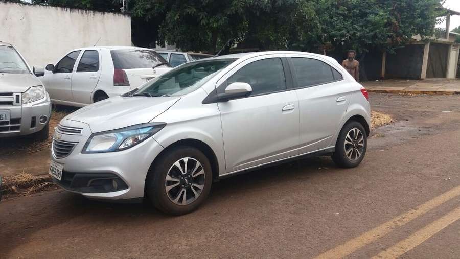 O veículos Onix e Pálio estavam com placas falsas afixadas. Osvaldo Duarte