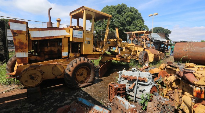Governo leiloa equipamentos agrícolas, rodoviários e veículos