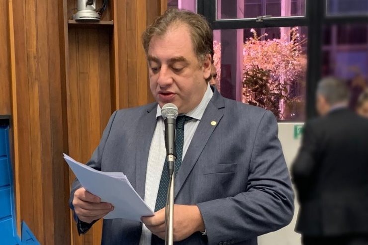 Neno Razuk quer plano de combate para as aldeias e aponta poucos leitos de UTI pediátricos