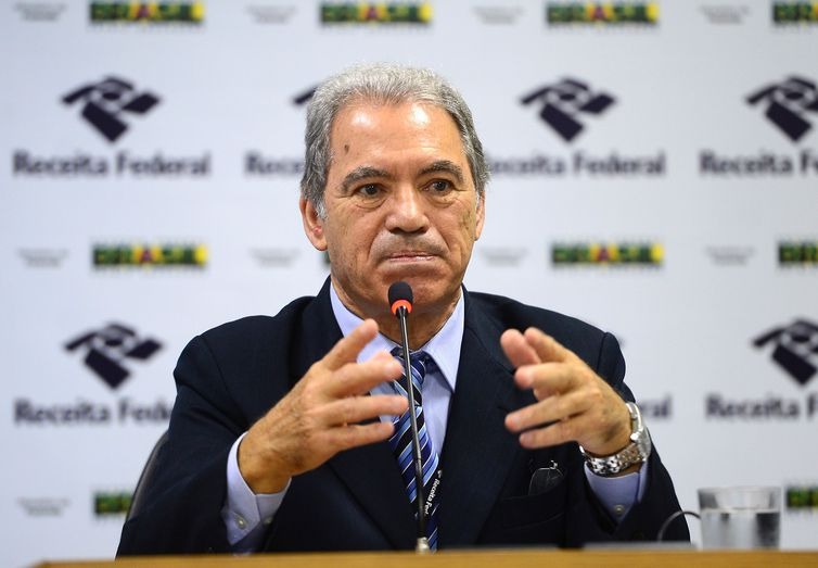 Para o supervisor nacional do Imposto de Renda, Joaquim Adir, a Receita está preparada para um fluxo intenso nos próximos dias - Elza Fiuza/Agência Brasil