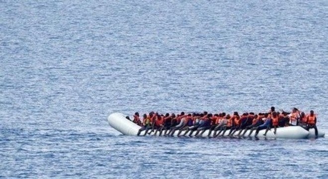 Bote com 50 migrantes perto da Líbia naufraga, diz órgão da ONU R 7