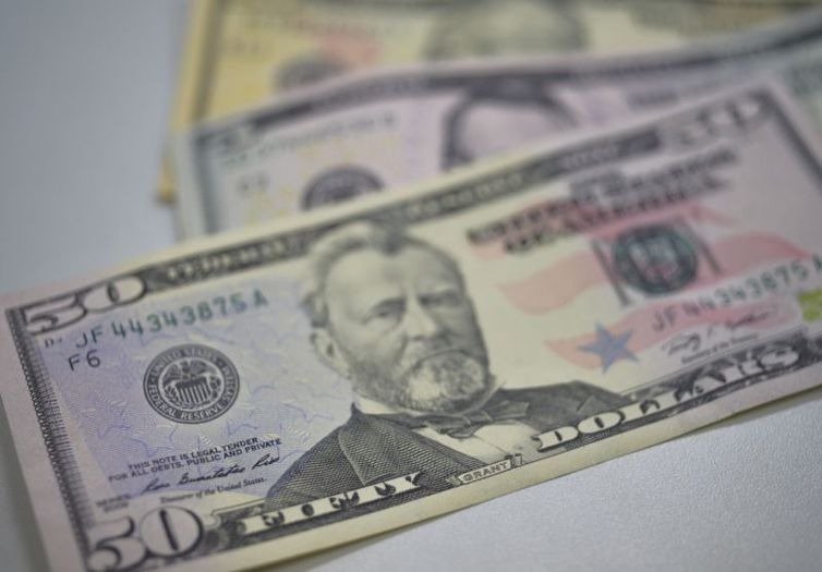 Exportação e reserva internacional mantêm risco país em níveis baixos Reservas internacionais de US$ 383 bilhões mais do que cobrem a dívida externa do governo e das empresas (Arquivo/Agência Brasil)