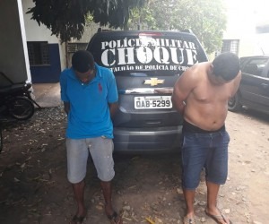 Suspeitos foram presos e levados para a delegacia. - Divulgação / Batalhão de Choque da PM