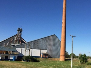 Governo de MS incentiva a exportação de grãos pelas fronteiras com o Paraguai e a Bolívia Armazém do terminal portuário de Porto Murtinho, no sudoeste de Mato Grosso do Sul (Foto: Divulgação/Semagro)