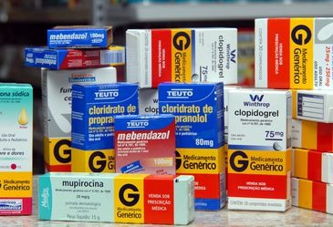 Anvisa autoriza venda de novos genéricos para HIV e pressão alta Medicamentos genéricos devem ser ao menos 35% mais baratos - Arquivo/Agência Brasil