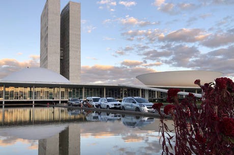 Centrão já se articula para derrubar vetos no Congresso 13 vetos passarão por intenso debate
Leonardo Sá/Agência Senado